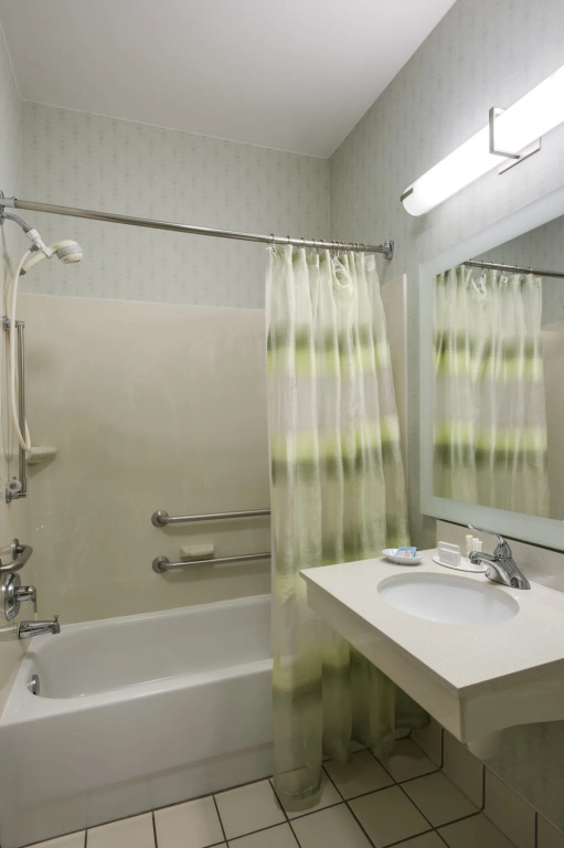 SpringHill Suites by Marriott Lawrence Downtown