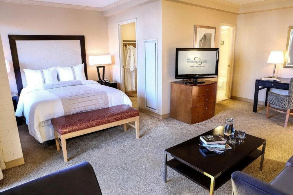 Отель One Washington Circle DC, Tapestry Collection by Hilton
