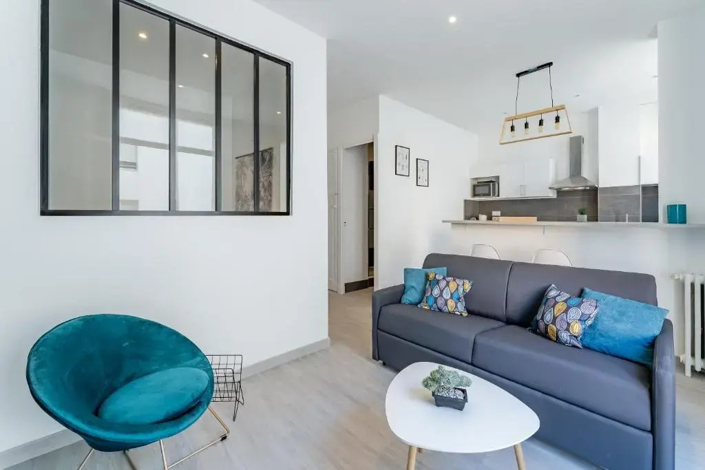 Appart entier avec 1 chambre, 4 personnes max+ internet(FIBRE) / Entire Flat with 1 bedroom, for 4 people max + internet (FIBER OPTIC)