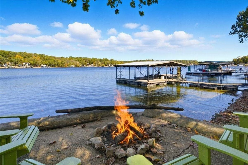 Lakefront Home w/ Private Dock, Boat Slip, Firepit & Sunset Views at MM5