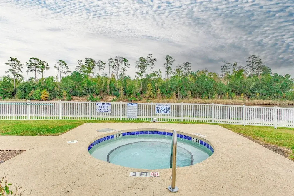 Myrtle Beach Waterfront Condo: 5 Mi to Boardwalk!