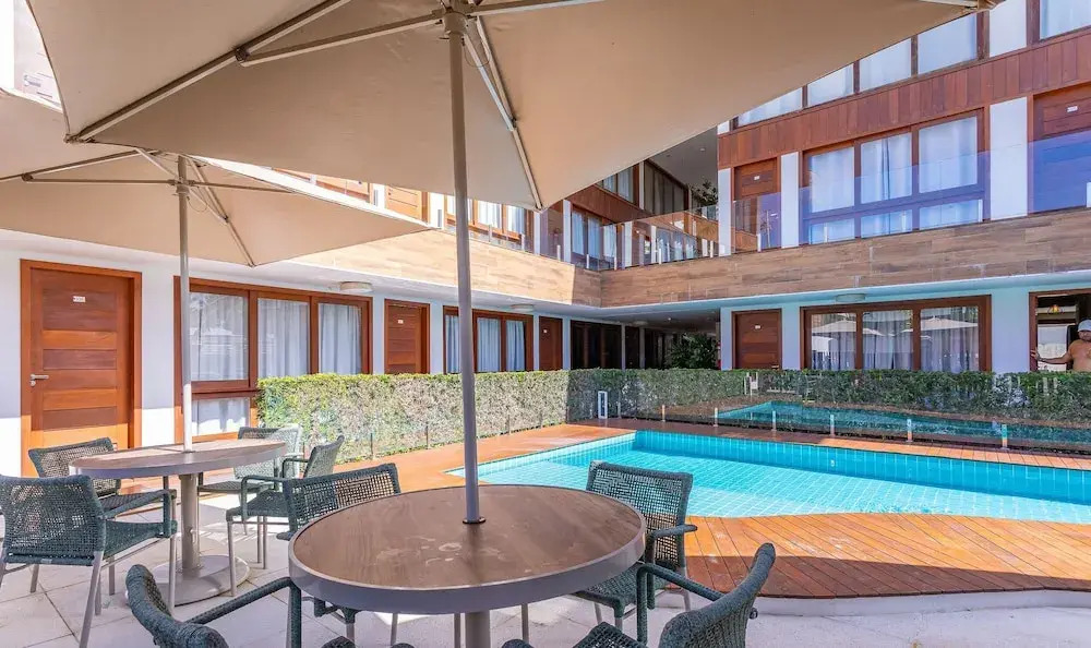 CPR - Apartamentos a 200m da praia com Piscina