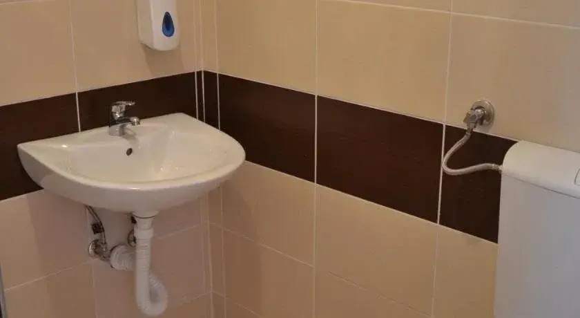 Hostel Theater 011