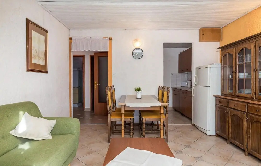 Awesome Apartment in Barbat na Rabu With 2 Bedrooms and Wifi