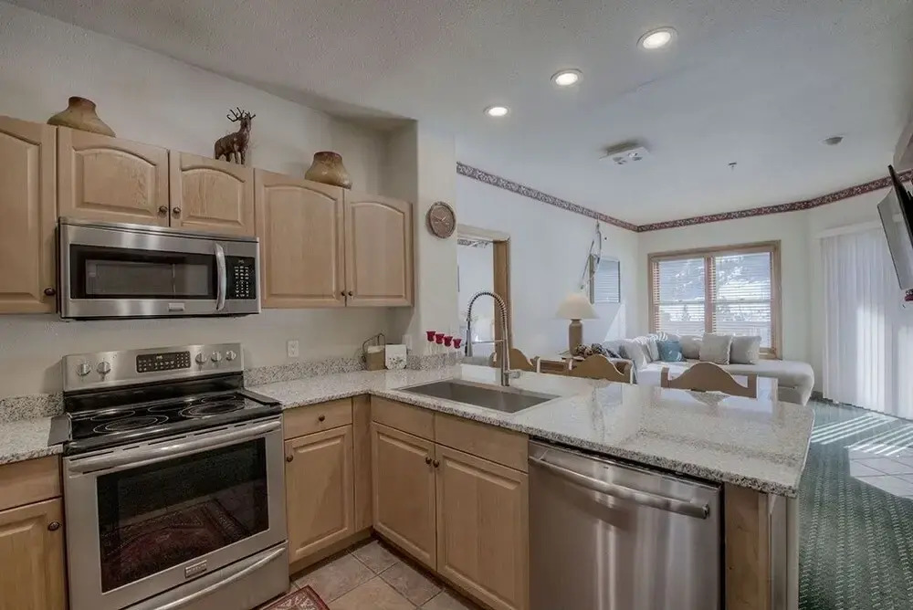 5985 Hidden River Lodge 2 Bedroom Condo by Redawning
