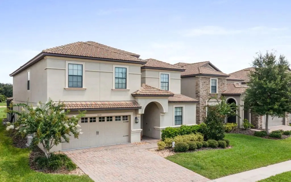 Large Jewel 8 BED House FREE Water Park
