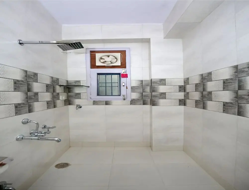 OYO 9838 Home 2BHK Whistling Pines Bharari