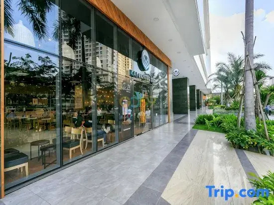 Tropical House @ RiverGate