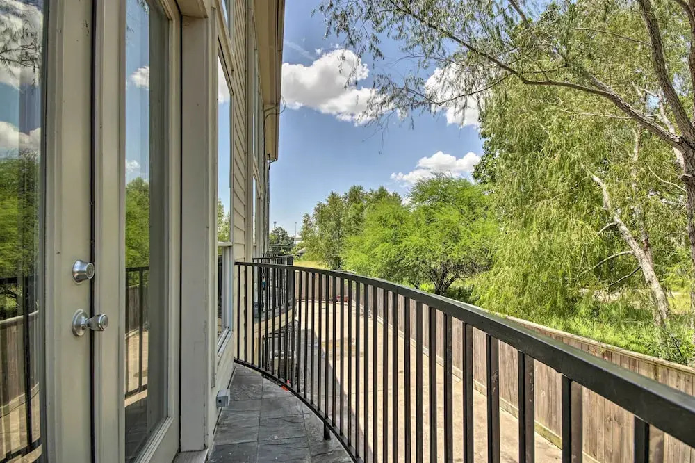 Eado Houston Home, Walk to Convention Center!