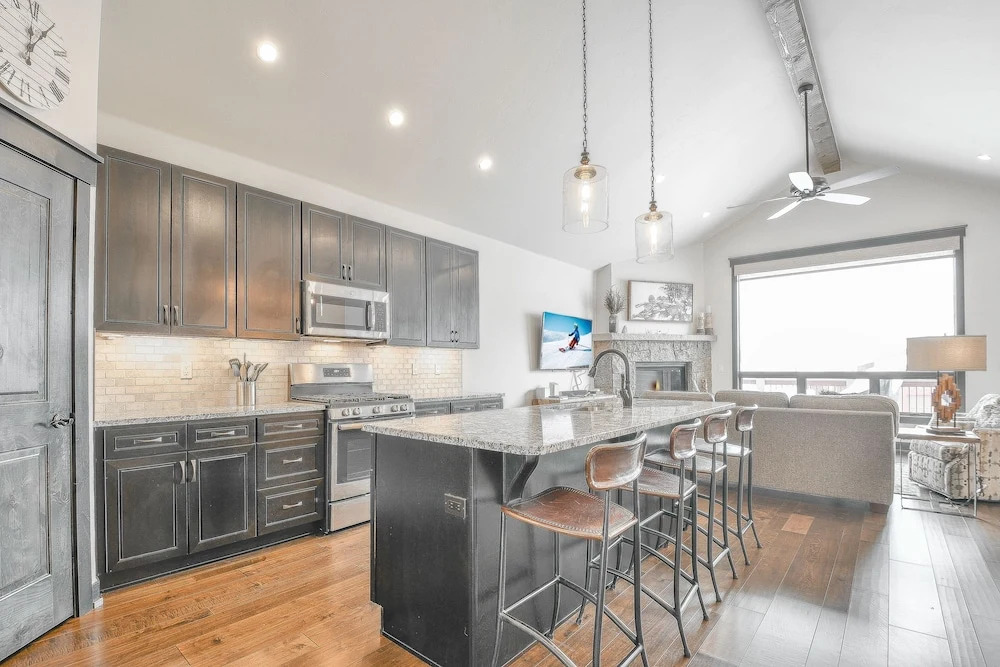 Alders 46 Outpost Dr