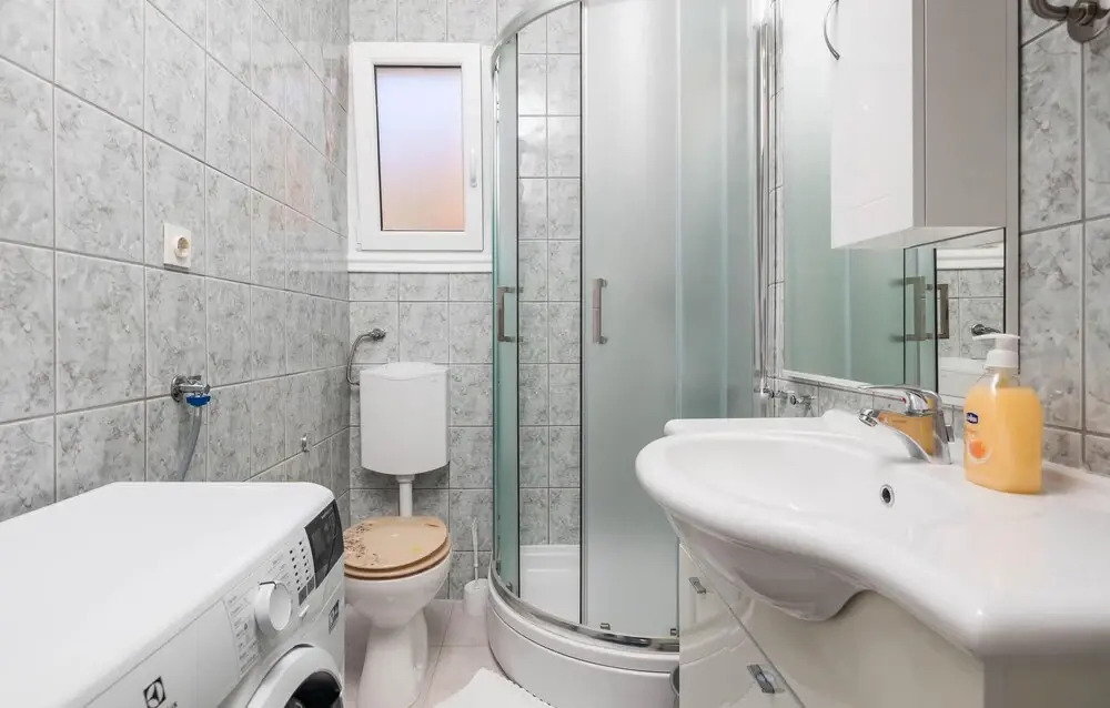 Nice Apartment in Sv. Juraj With Wifi and 2 Bedrooms