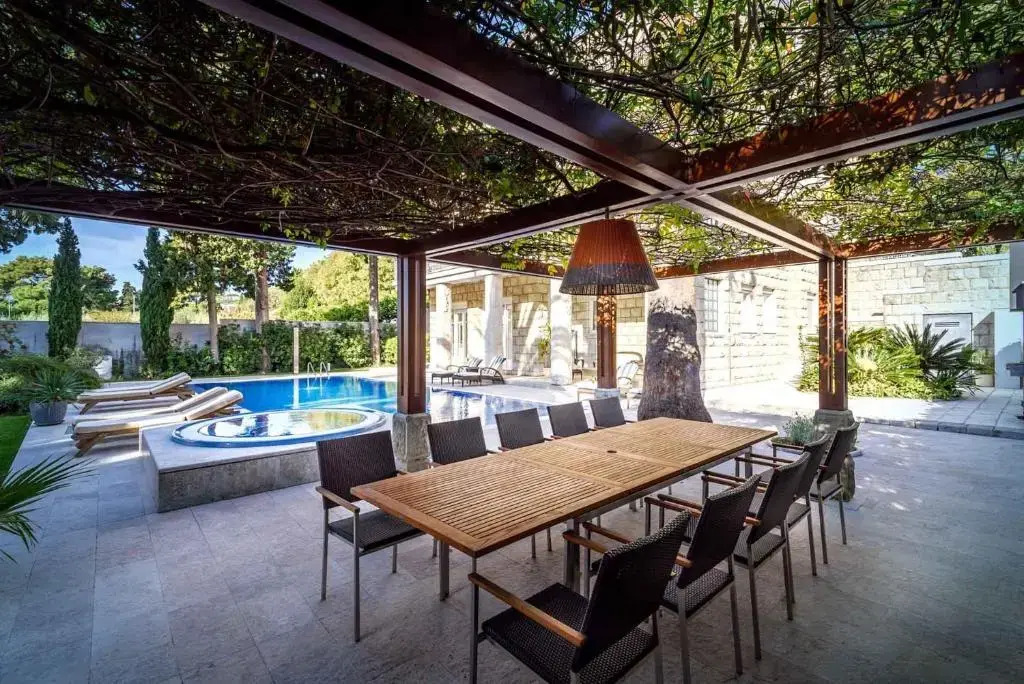 Exclusive Seafront Villa 5 Bedrooms Villa Mestro Outdoor Pool