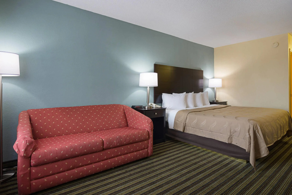 Ramada Inn Calhoun
