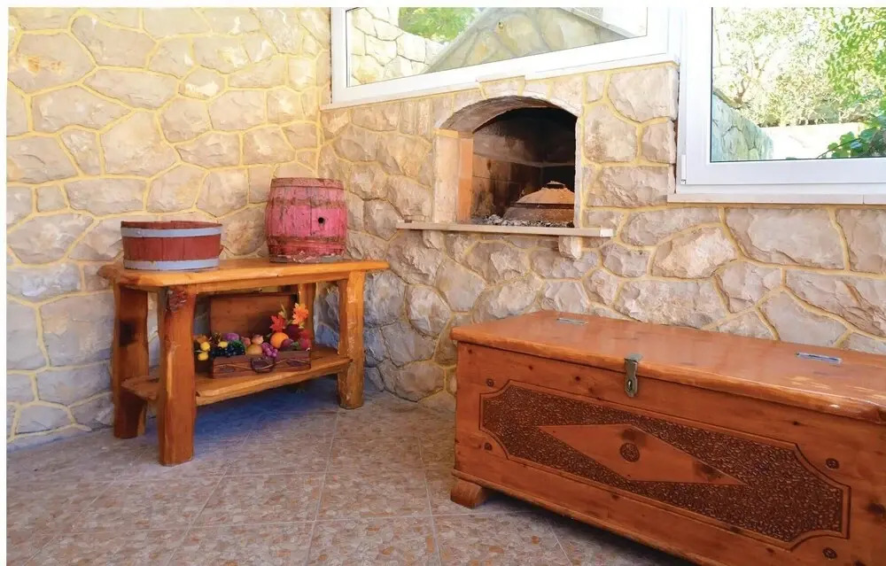 Stunning Home in Prigradica With Wifi and 2 Bedrooms
