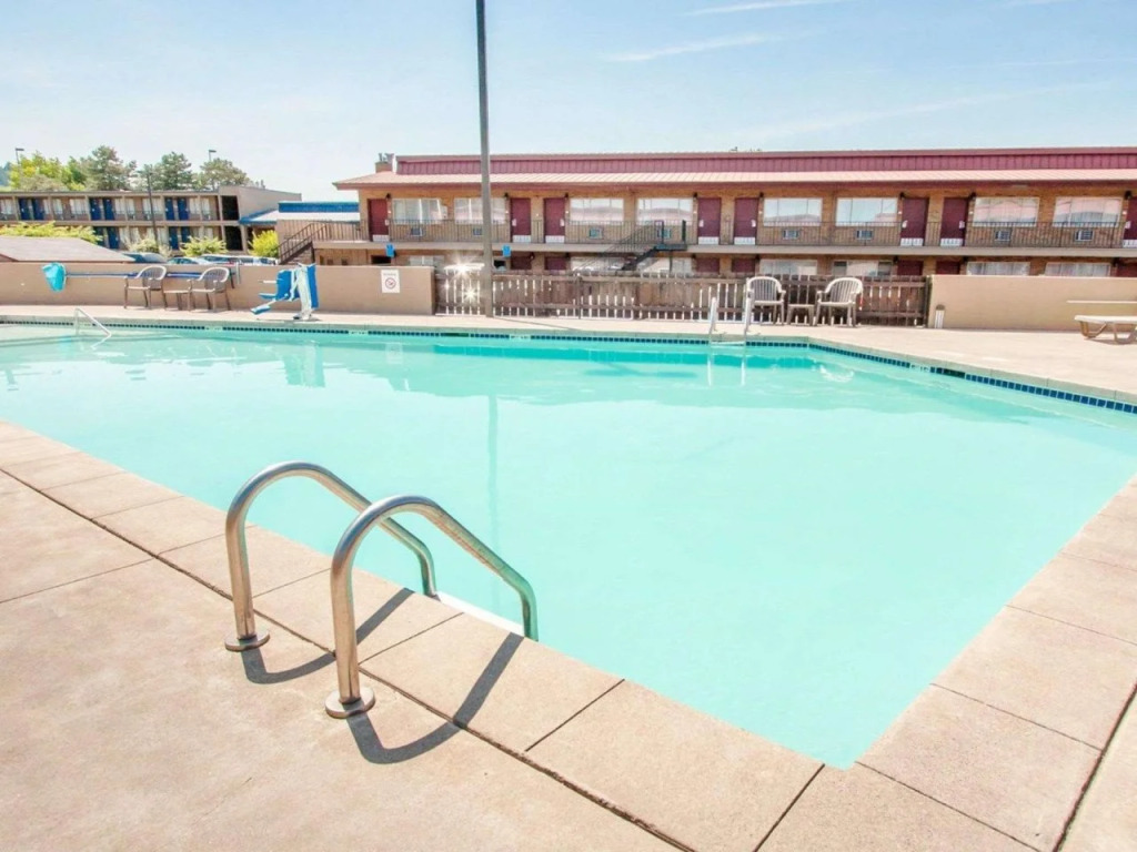 Quality Inn & Suites Portland Airport