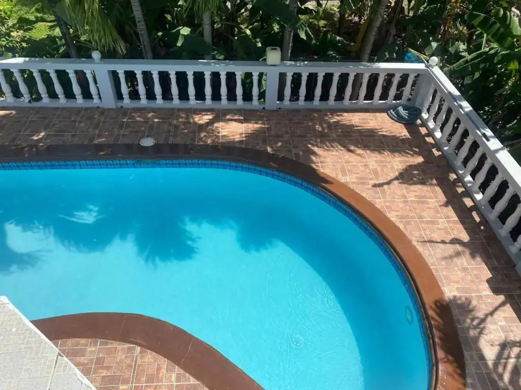 5 Bed Villa Sleeps 14 - Private Pool - Smart TVs