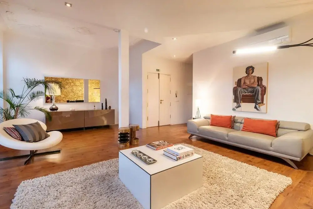 Wide and Modern Apartment in Lisbon