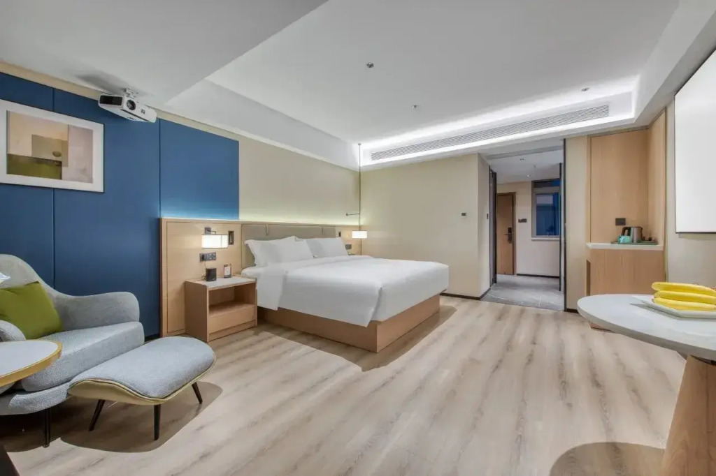 Rezen Longhh Hotel (Guangzhou Shayan Subway Station Lefeng Square Store)
