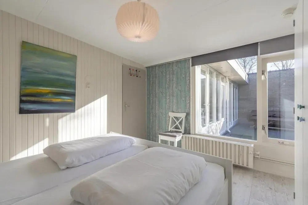 Beautiful, Modernly Furnished Bungalow at Walking Distance From the Beach