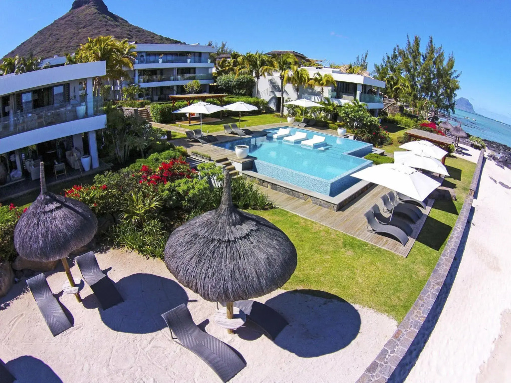 Leora Beach Apartments