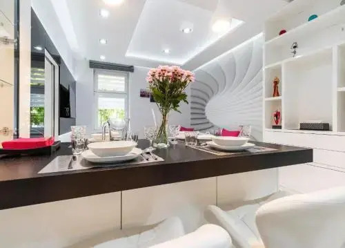 Green Park Rentyear Apartments