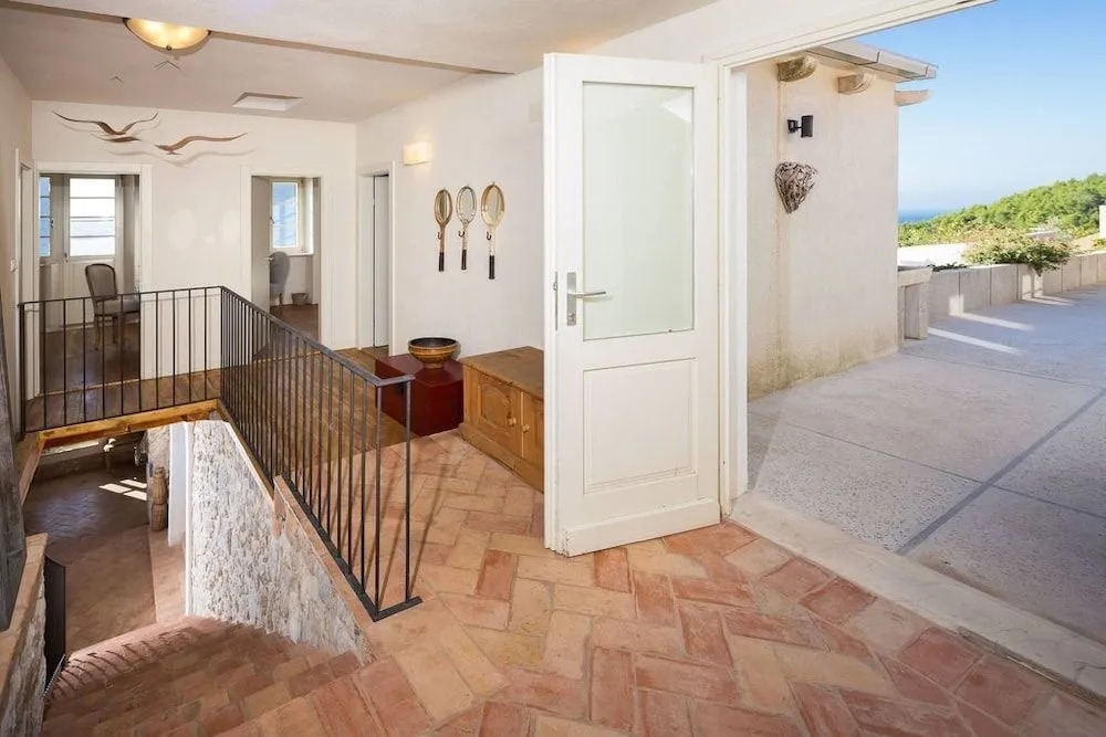 Old Tree Villa