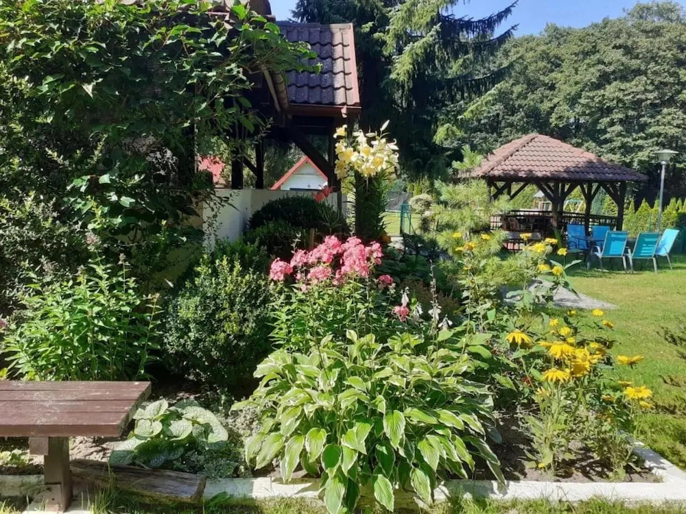 Large Holiday Home With Private Garden
