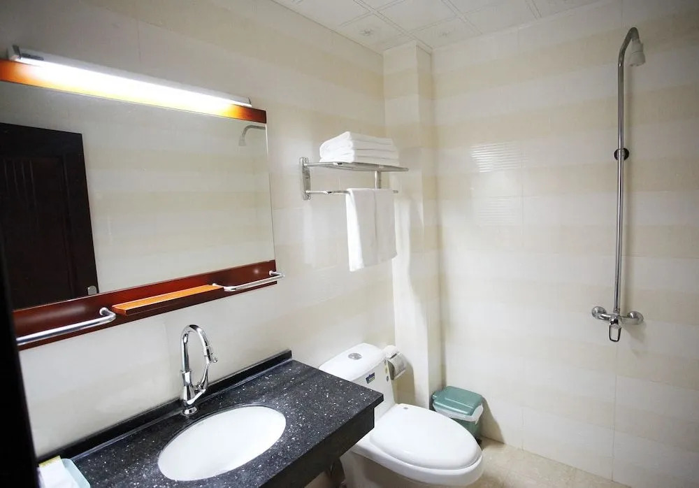 Atour Hotel Dalian Development Zone Jinma Road