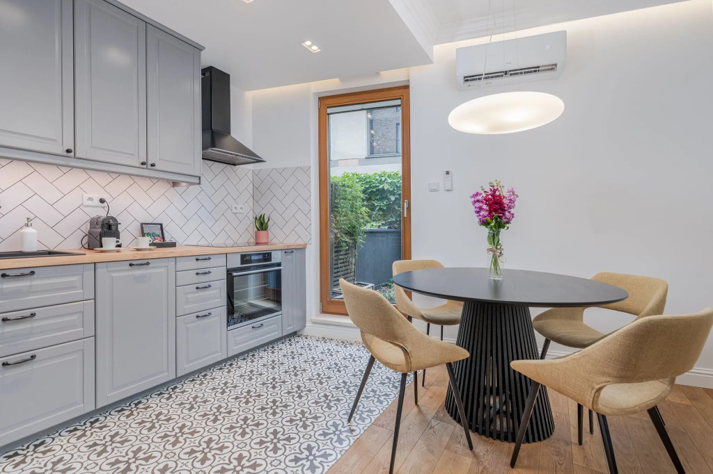 Apartment Lubicz Cracow by Renters