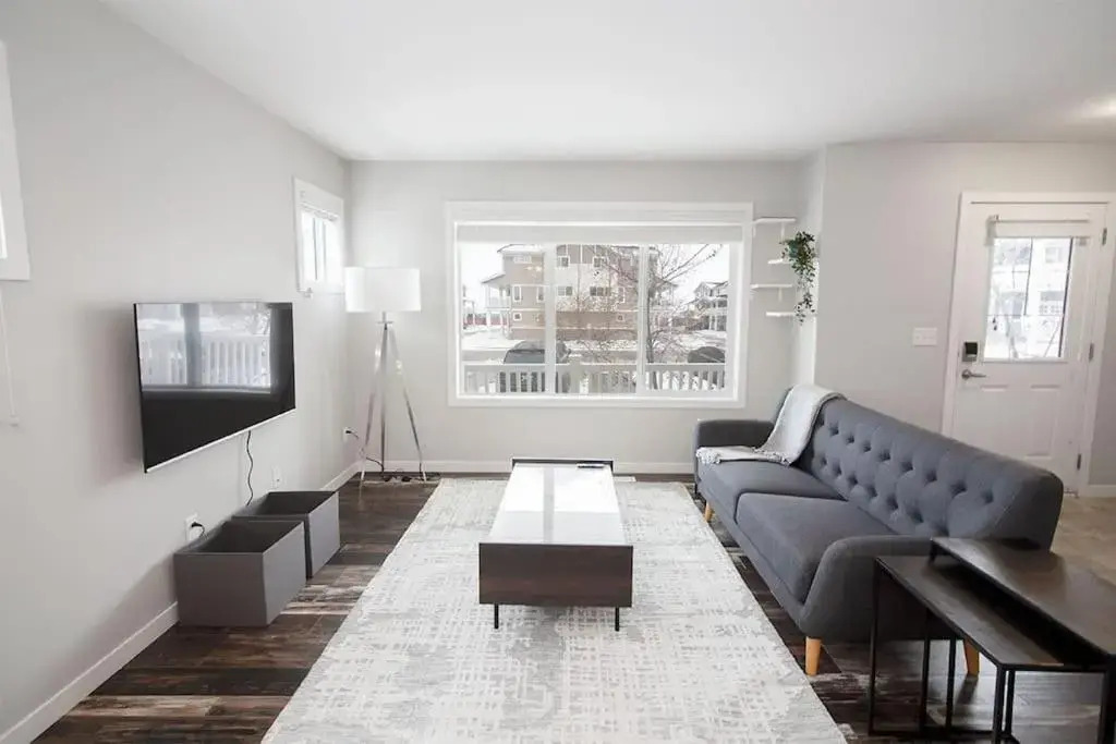 Beautiful South Winnipeg 4 Bdrm 2 Bath Townhouse