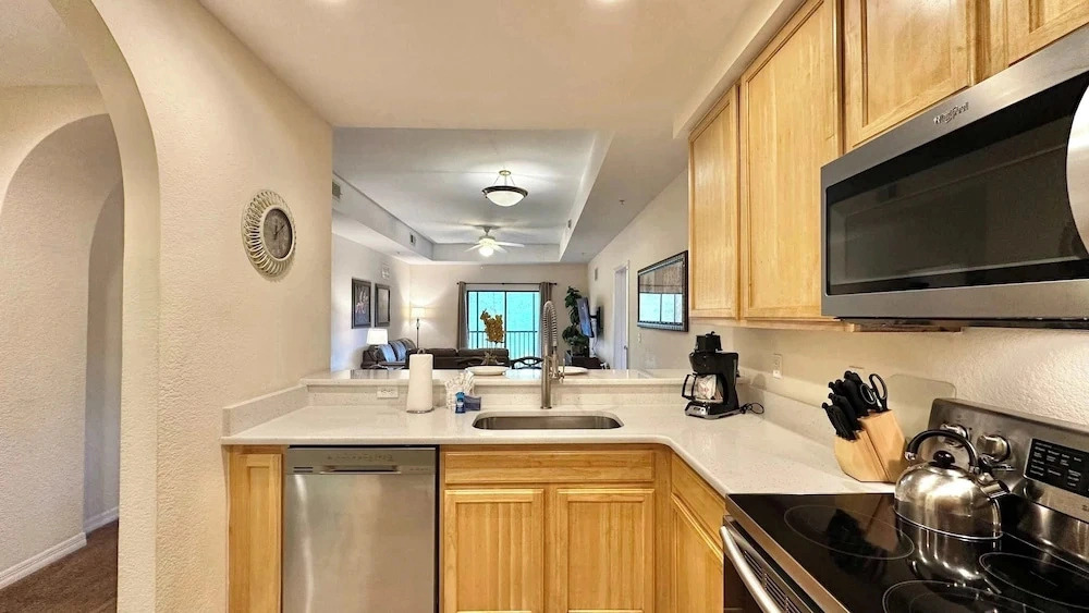 Comfy Cove Resort Stay for 8