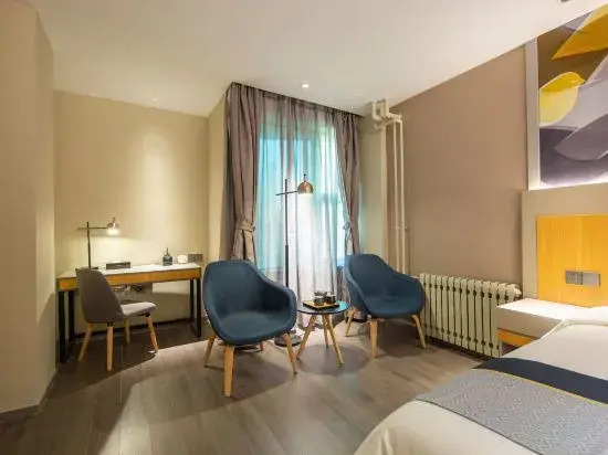 Homeinn Selected Hotel (Jinan Honglou Impression City Shandong University)