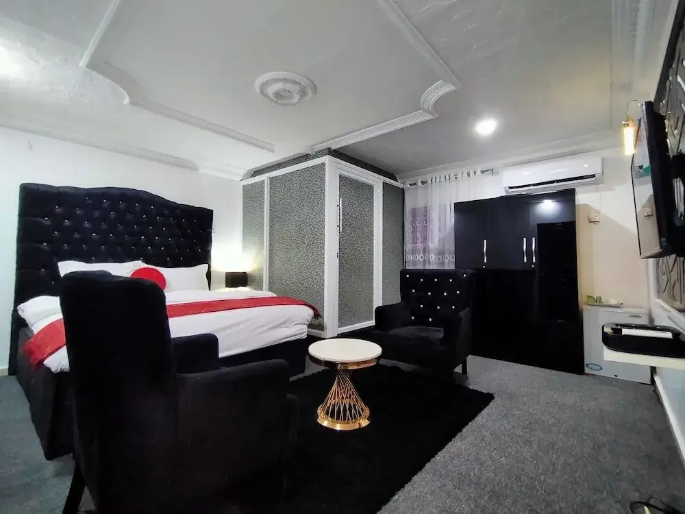 Mozini Homes