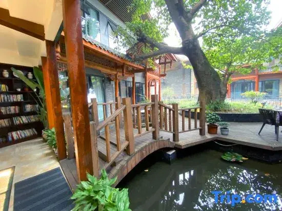 Emeishan Old Tree Courtyard (Emeishan Scenic Area)