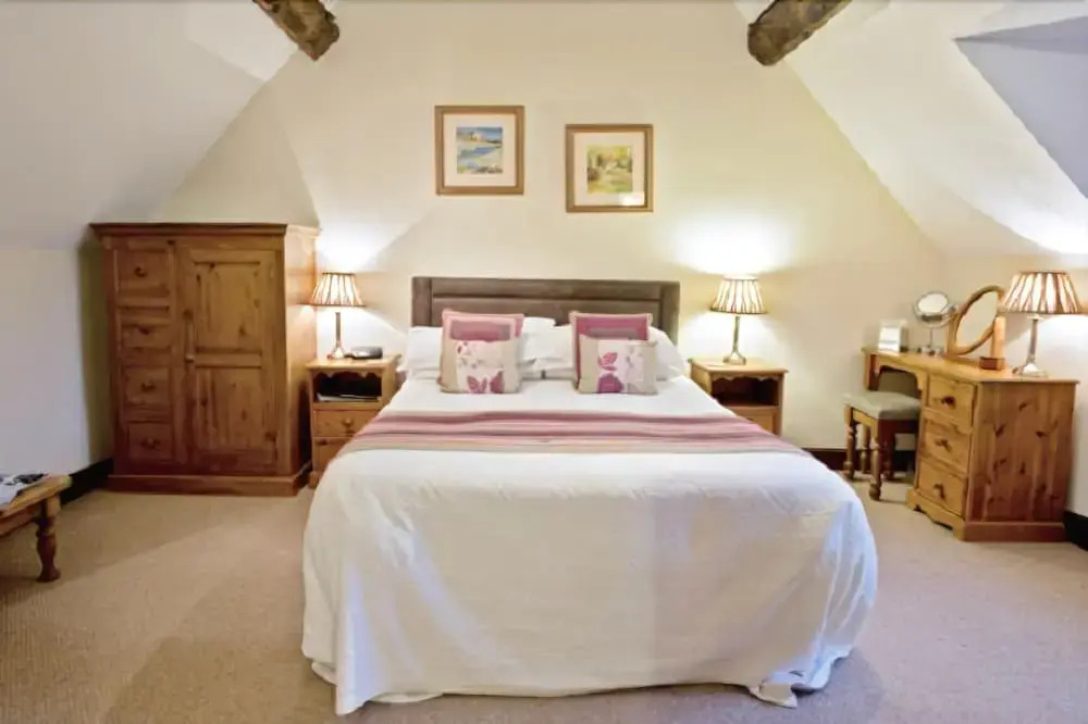 The Crown Country Inn