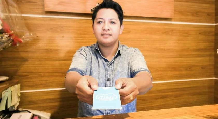 Airy Honipopu Tugu Trikora AM Sangaji Ambon
