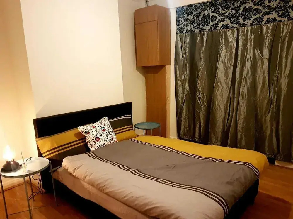 Budget House In Gants Hill