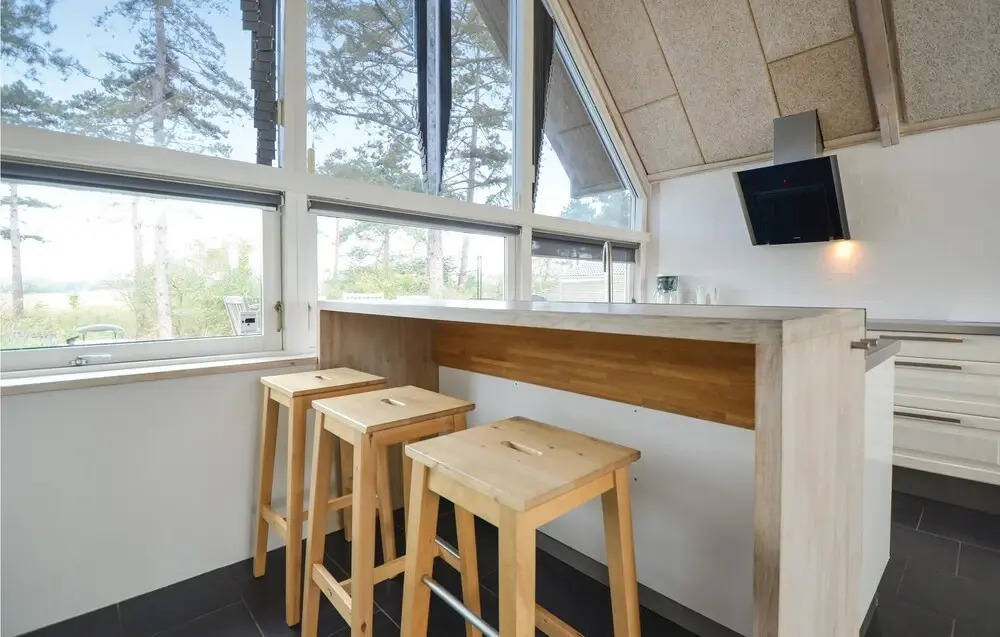 Gorgeous Home In Ebeltoft With Kitchen