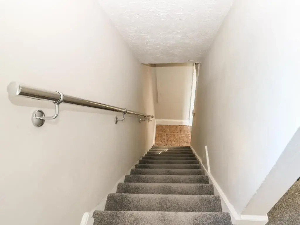 27 Whitegates