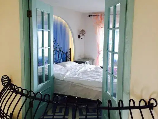 Dali Cloud Habitat Sea view apartment