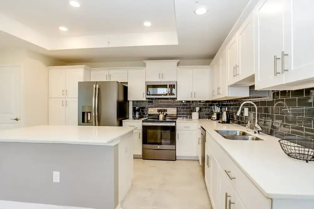 3 Bedroom Condo @ Storey Lake