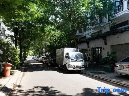 Tphomes Lakeview
