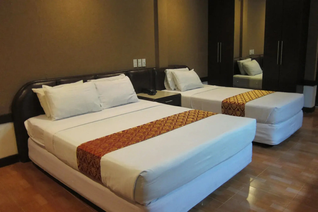 Holiday Spa Hotel
