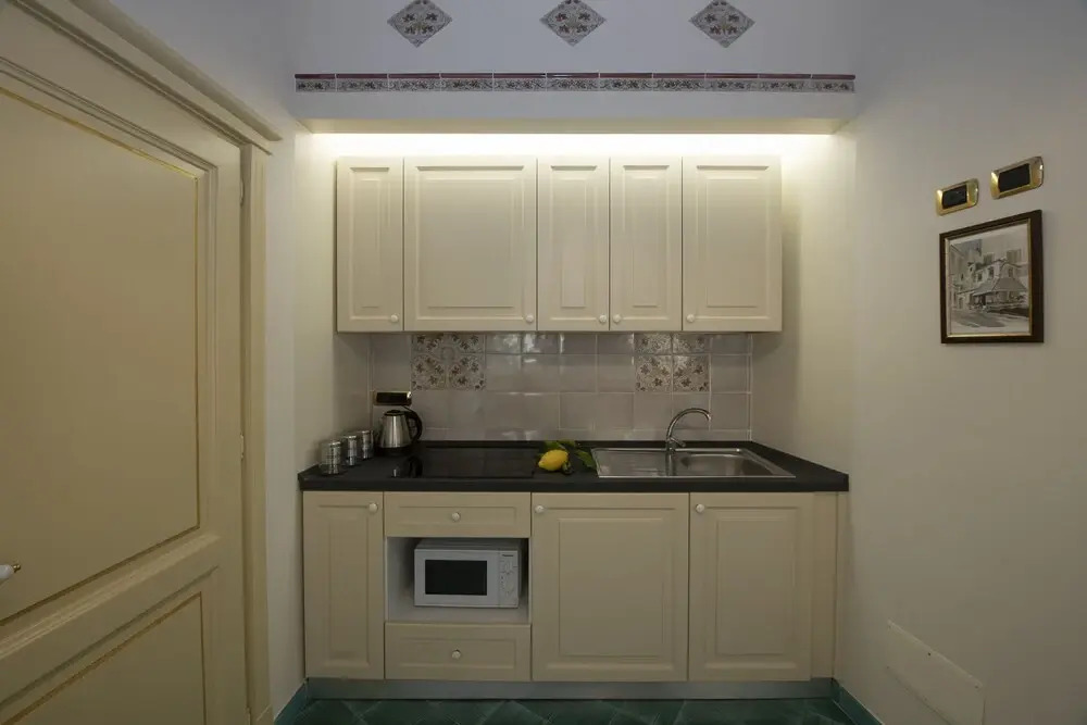 Amalfi Old Square room & apartments , 73 steps from the street