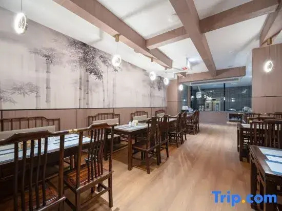 Elong Yam Hotel (Xi'an Jiaotongdaxue Yanxiang Road North Entrance Subway Station)