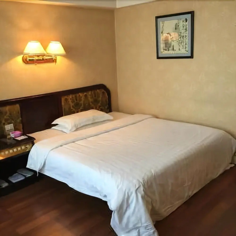 Fushun Tiantian Hotel (Mudanjiang High-speed Railway Wanda Branch)