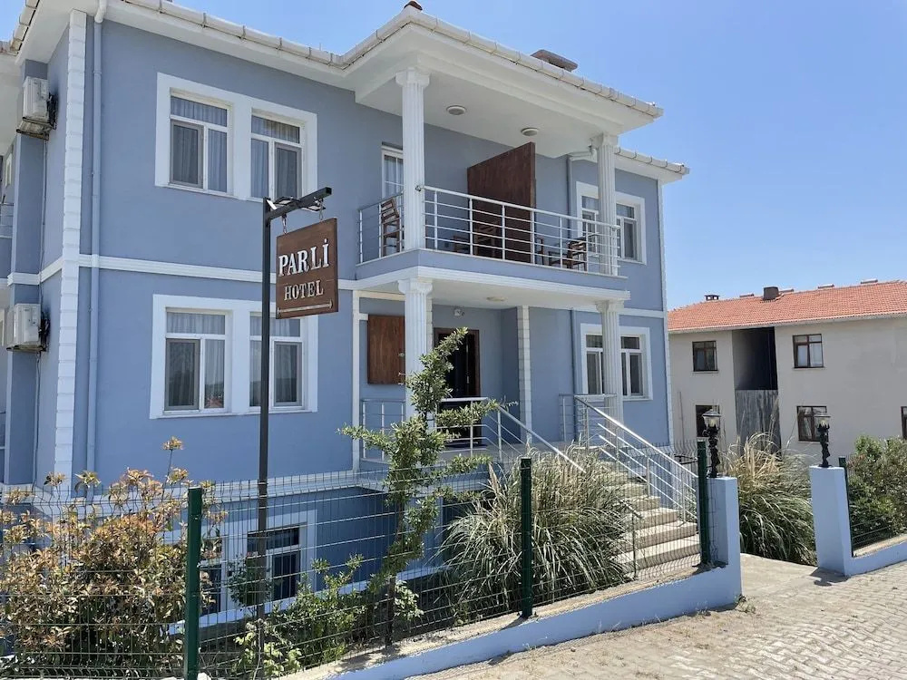 Parli Hotel