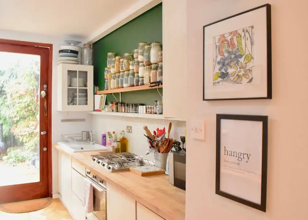 Homely 1 Bedroom Flat in Battersea With Garden
