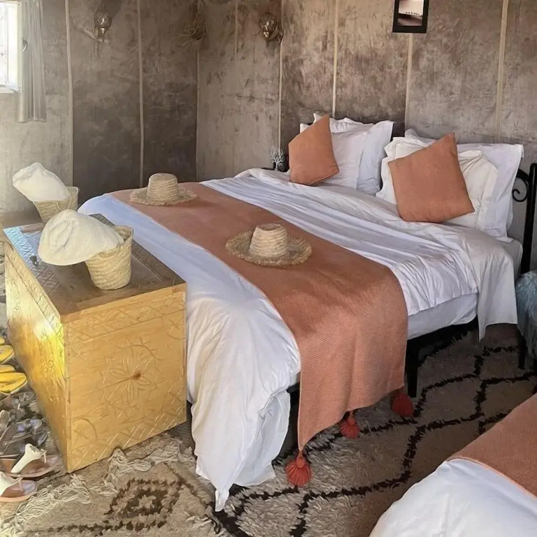 Safari luxury desert camp
