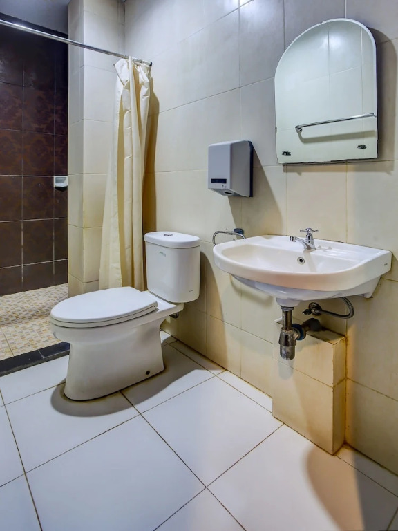 Urbanview Hotel Sayang Makassar by RedDoorz